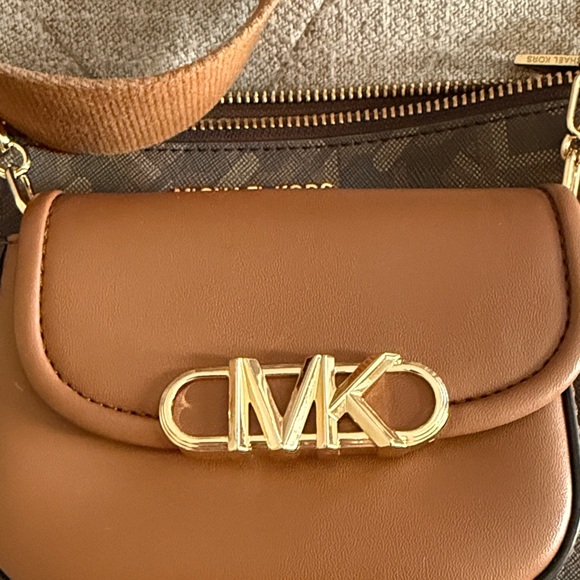 EUC Michael Kors Tan and Brown Crossbody Bag 2 in 1 bag.  Parker Large Empire - Picture 4 of 11